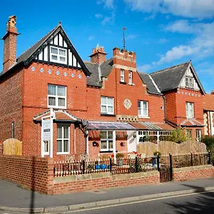 https://launceston-villa.yorkshirehotels.net